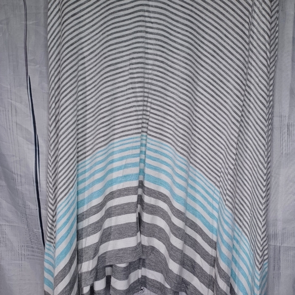 Max Studio Striped Sleeveless Top - Gray and Blue - Picture 4 of 11